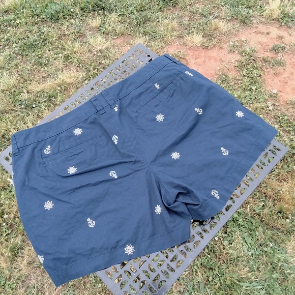 Old Navy Shorts - Picture 6 of 7